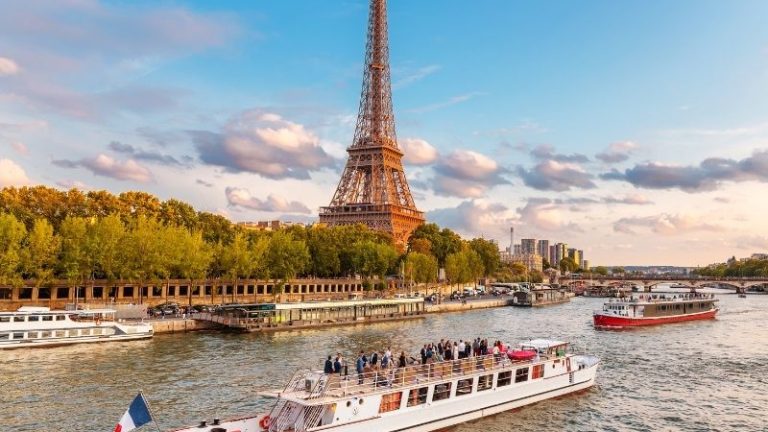 Tempat Wisata Paling Populer Oleh Wisatawan Di Paris