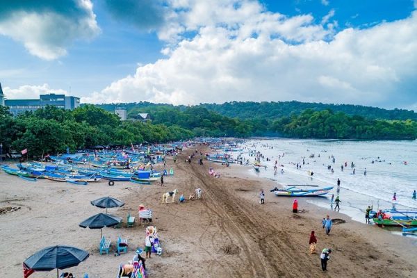 Tempat Wisata Pantai Indah di Jawa Barat